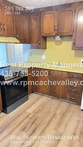 565 Dee Ave Photo 1