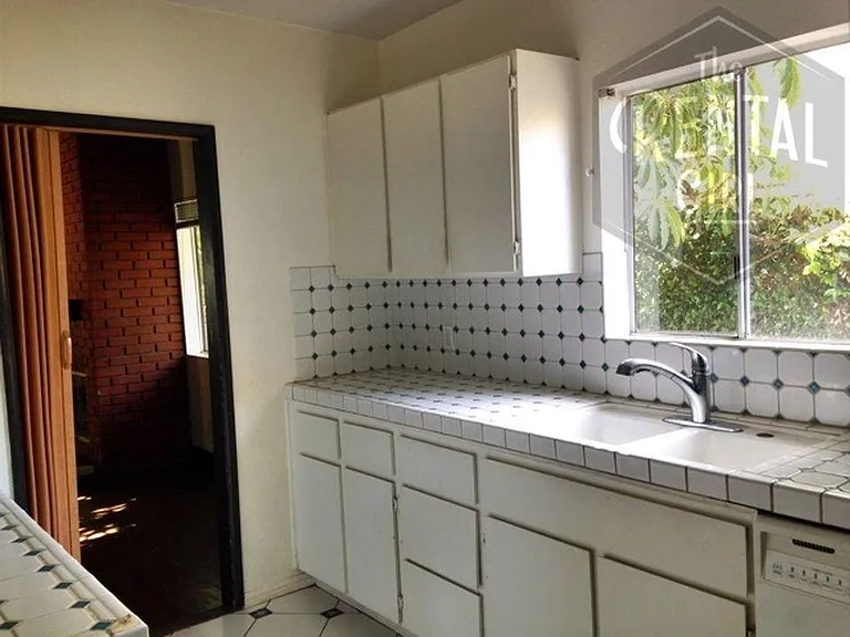 5723 Stansbury Ave — Photo 20