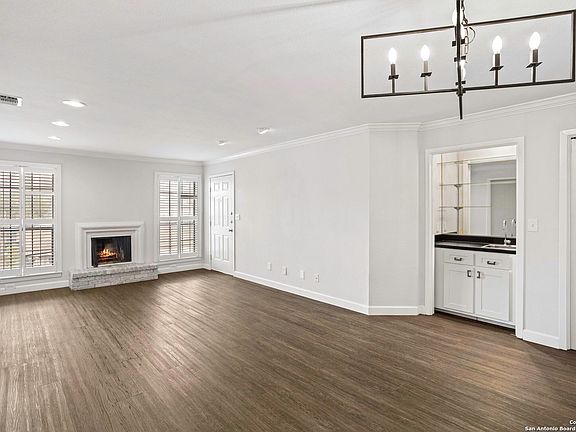 5th image of 2611 Eisenhauer Rd APT 706
