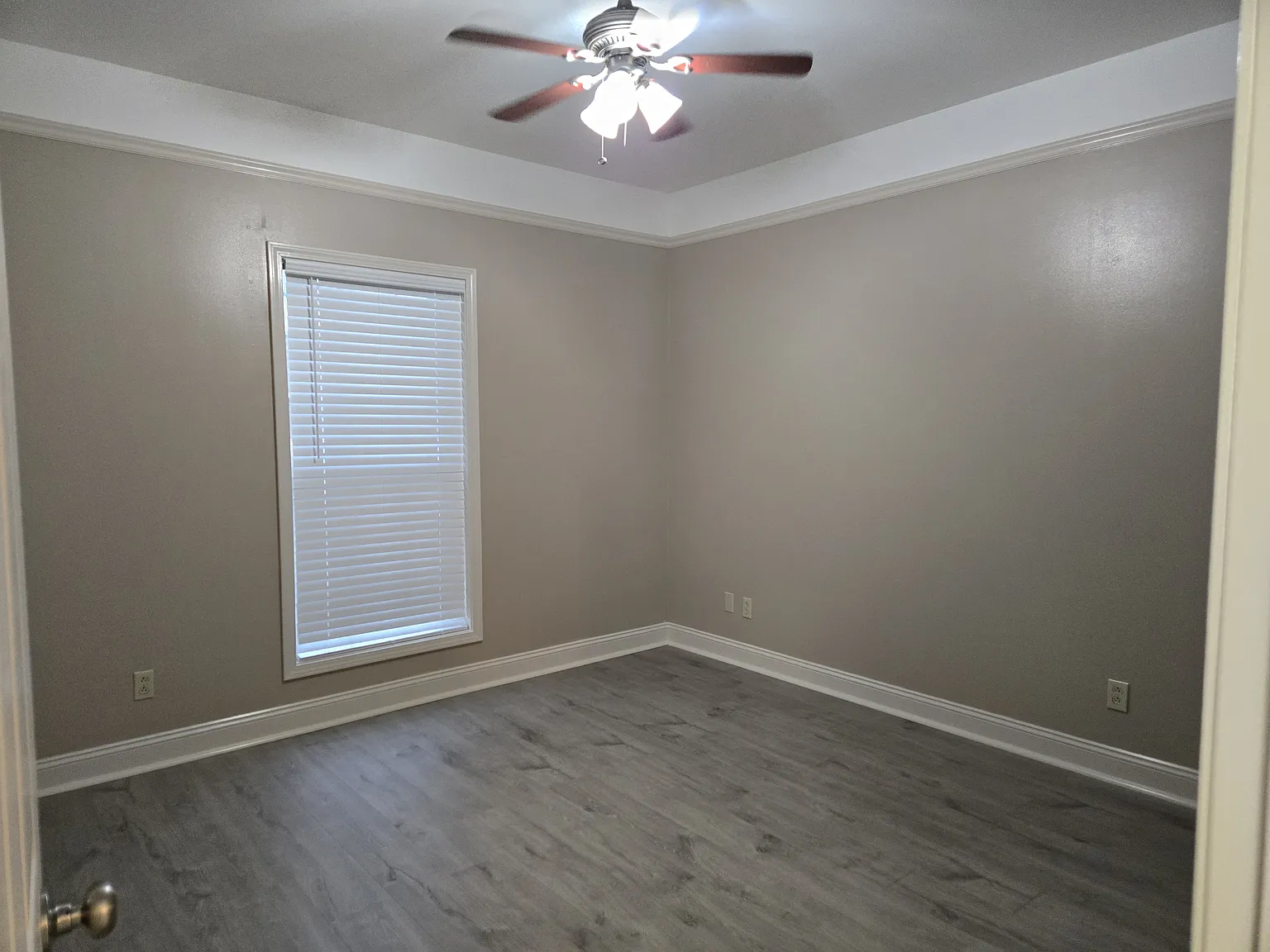 2 bed, 1000 sqft, $1,200 — Photo 4