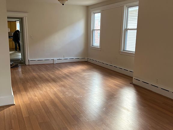 2nd image of 1332 Forest Ave Suite 2