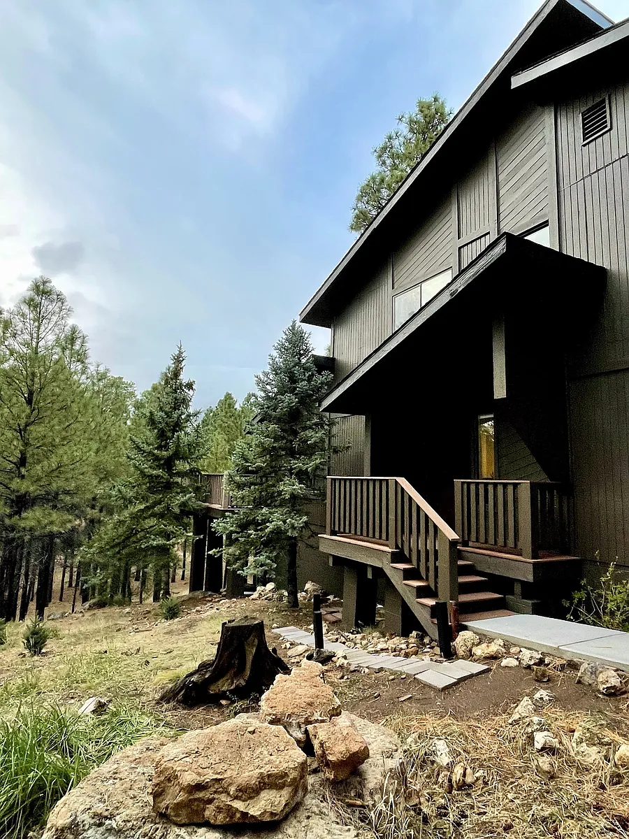Building Photo - N Chipmunk Ct