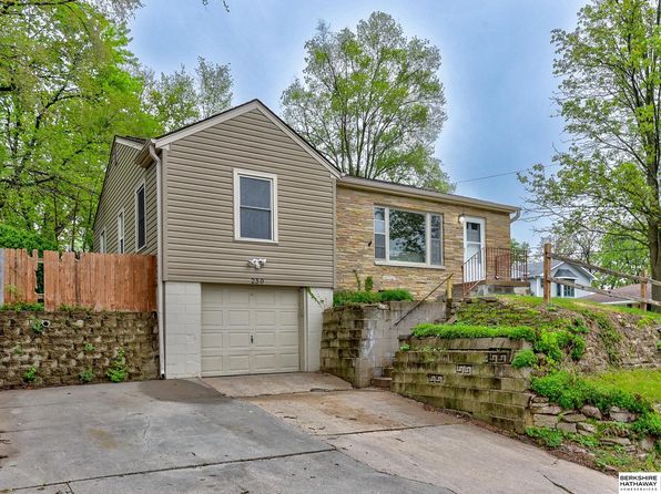 250 Highland Dr, Council Bluffs, IA 51503