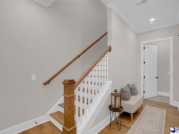 3rd image of 1510 Brentwood Dr #B