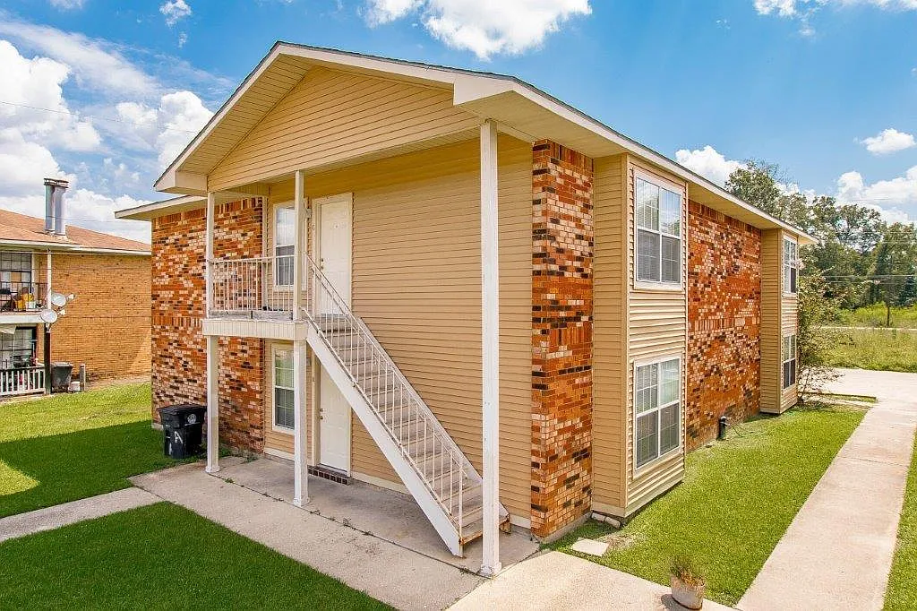 2 bed, 850 sqft, $950 — Photo 1