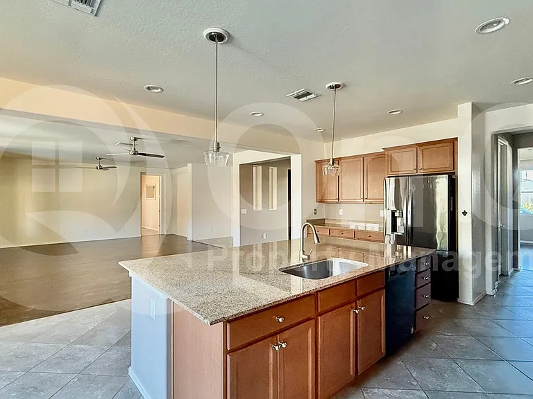 22933 E Silver Creek Ln — Photo 6