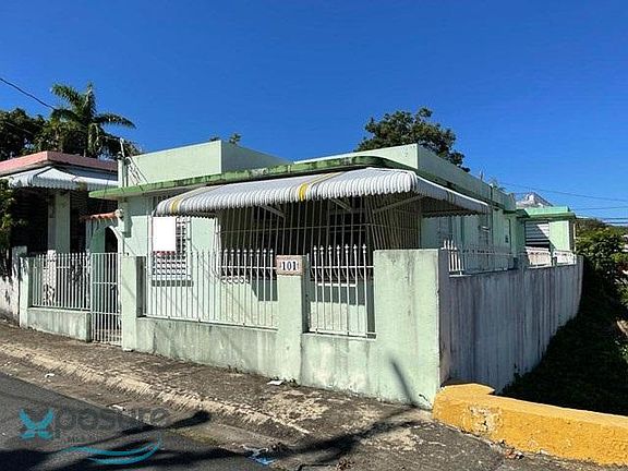 2nd image of 101 Calle Santiago