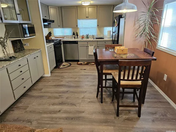 658  B14 Sound Avenue, Wading River, NY 11792