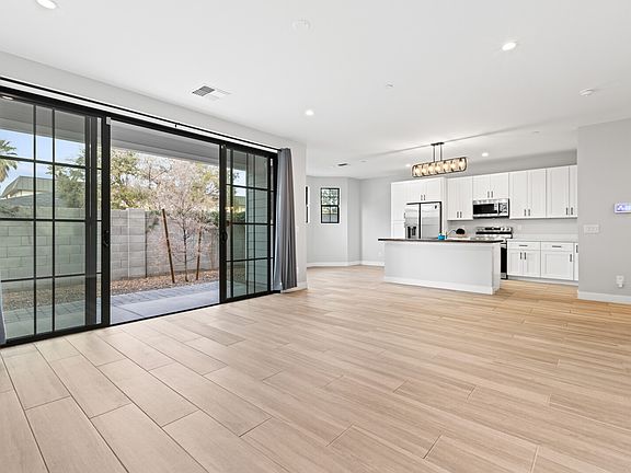 5th image of 2601 N 27th St #2