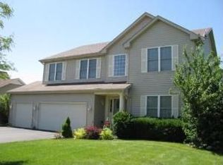 204 Midlane Dr, Crystal Lake, IL 60012