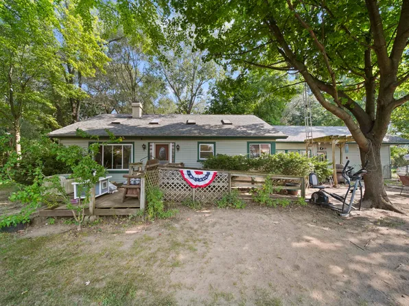 11131 Resort Rd, Pleasant Lake, MI 49272