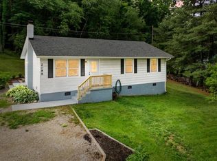 2088 Fire Tower Rd, Christiansburg, VA 24073