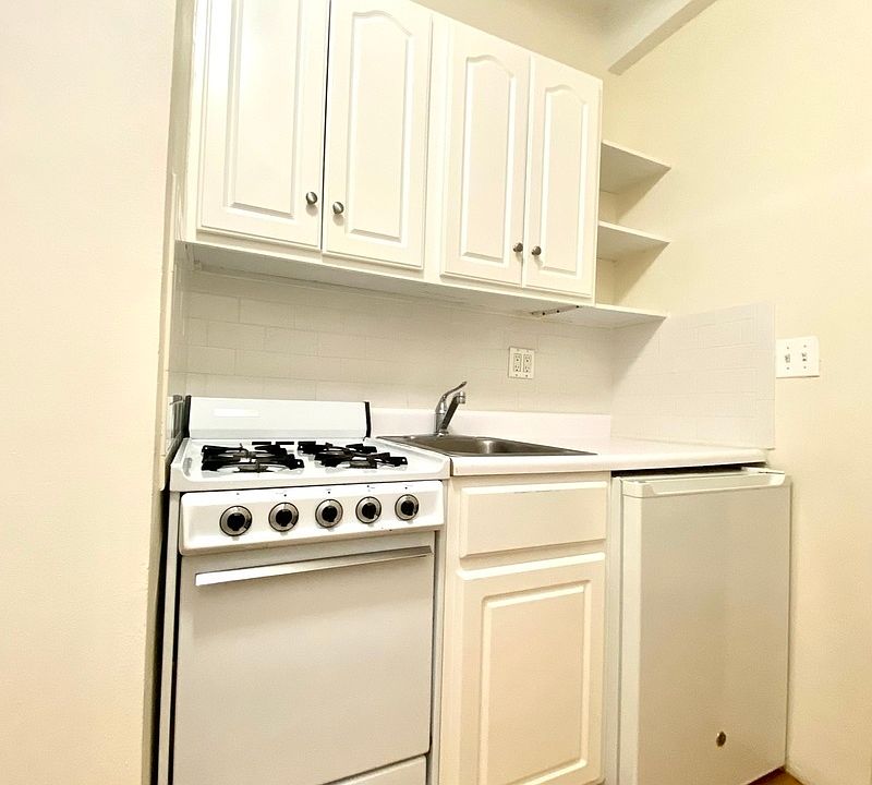 1st image of 515 E 78th St APT 1E