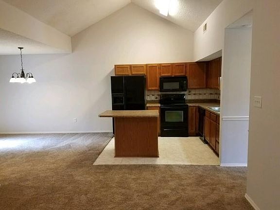 3rd image of 4604 Dewey Way #9