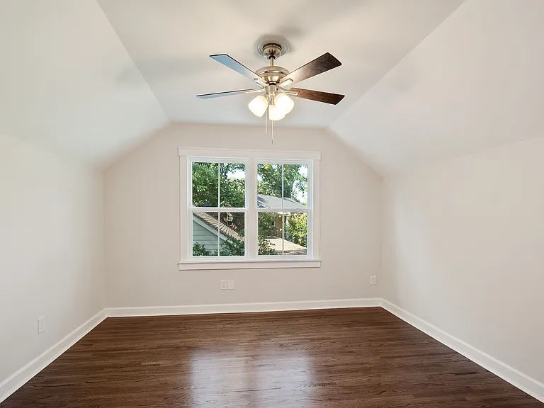 519 Thorn Ridge Cv — Photo 22
