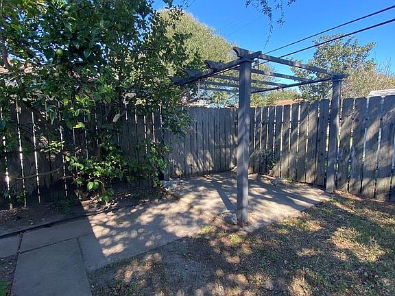 5th image of 2920 Beluche Dr