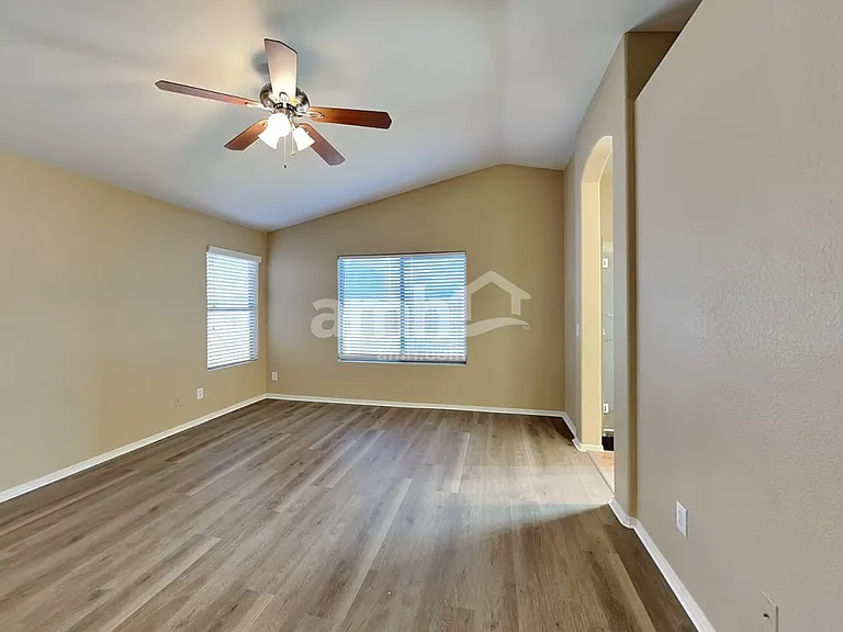 1925 E Palomino Dr — Photo 7