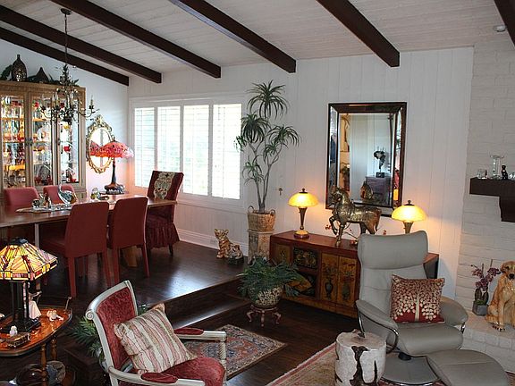 5th image of 899 Deland Ct