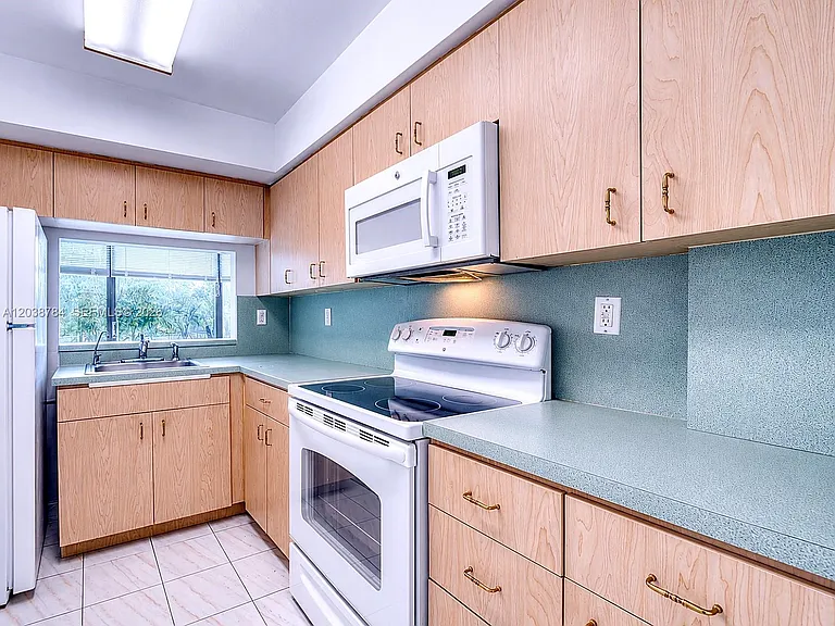 9440 W Flagler St #205 — Photo 3