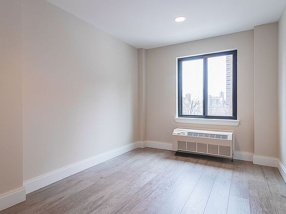 4th image of 238 E 106th St APT 2D