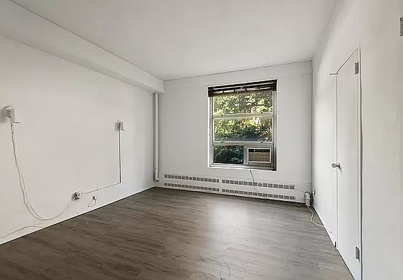 4th image of 70 La Salle St APT 2G