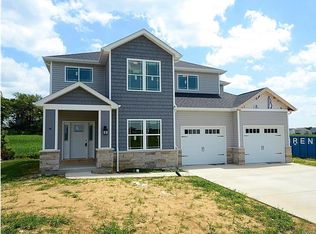 857 Bridgeway Dr, O'Fallon, IL 62269