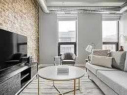 Available October 29 - Ukrainian Village / West Town 2 Bed — Photo 3
