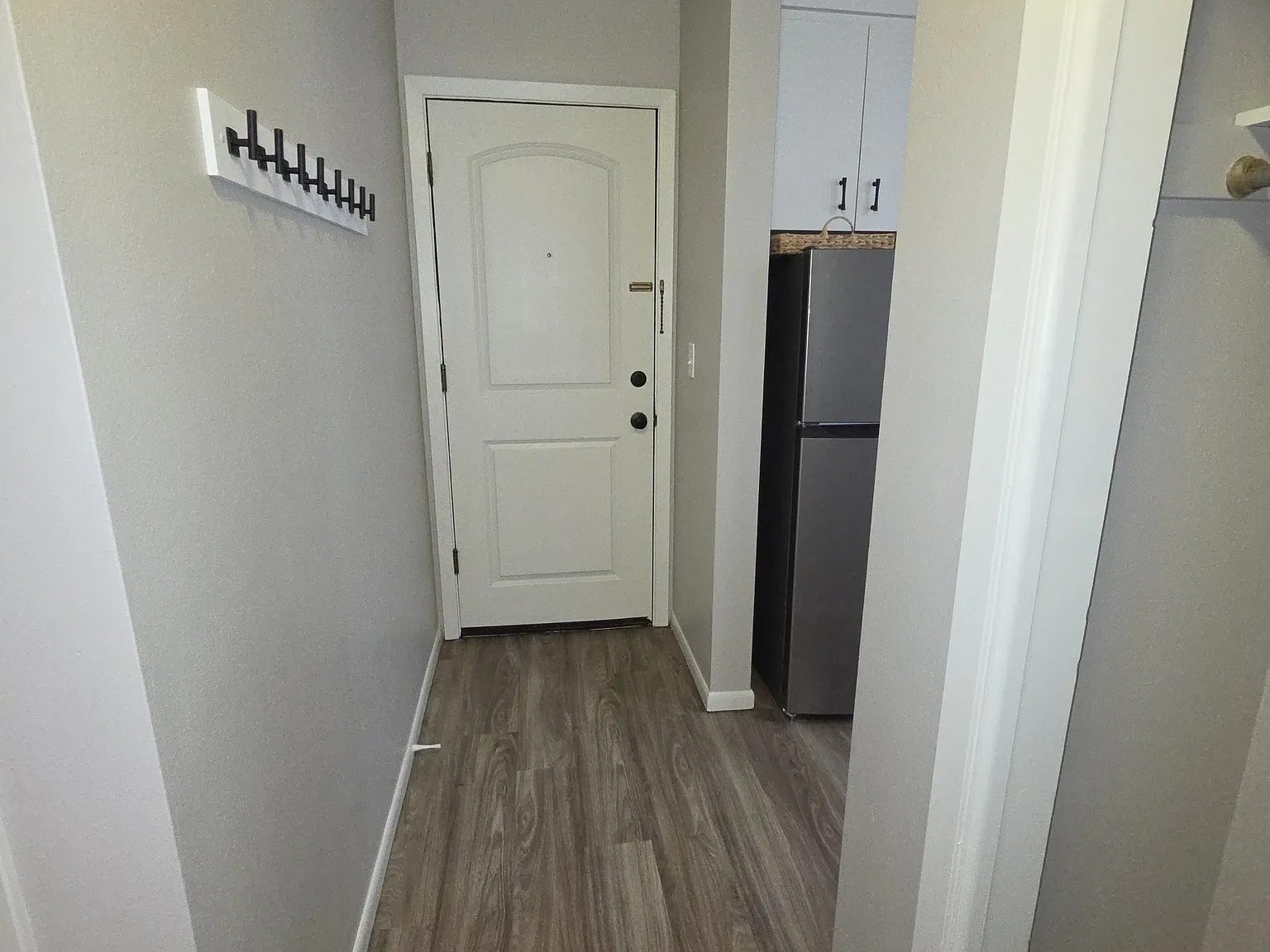 311 N Elm St - 4 — Photo 3