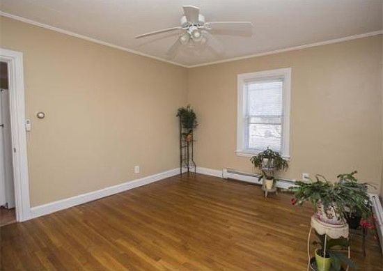 1st floor apt living rm