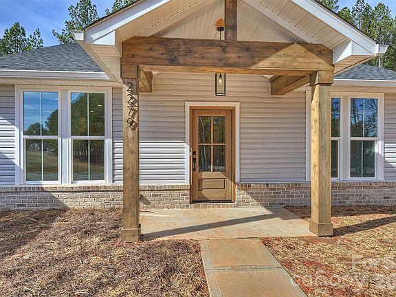 2nd image of 2279 Lee Lawing Rd