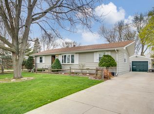 315 W State St, North Aurora, IL 60542