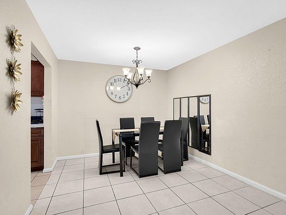 5th image of 2240 NW 51st Avenue
