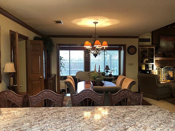 3rd image of 1278 Oxford Pl