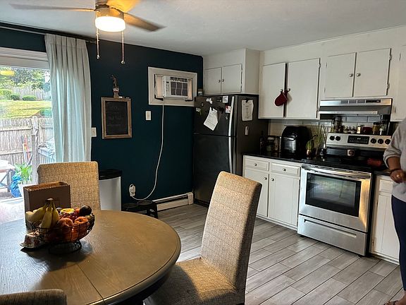 2nd image of 29 Robins St Unit 29