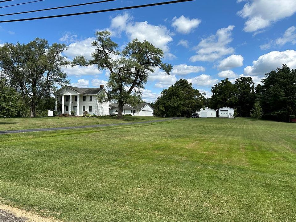 1st image of 105 Indian Dr