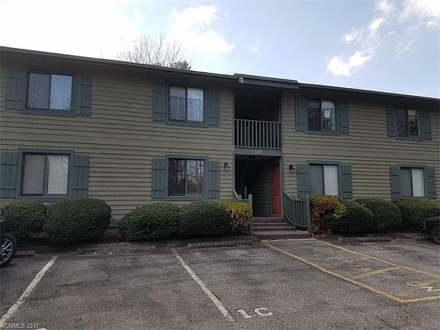 1st image of 320 Huff St
