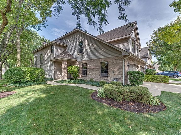 2nd image of 353 Club House Dr