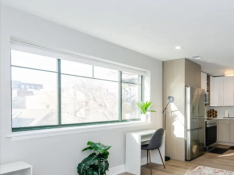 1533 N Wieland St — Photo 12