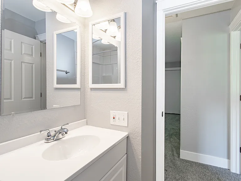 Squash Lake Apartments — Photo 6