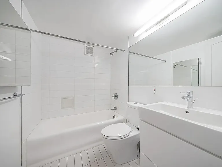 400 E 57th St #3DH — Photo 9