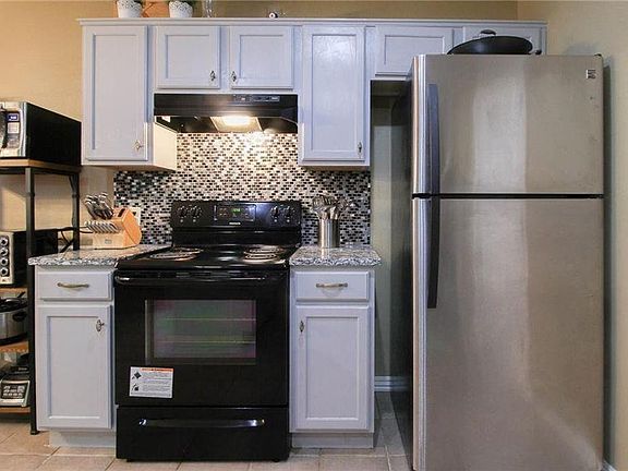 4th image of 869 W Peachtree Dr