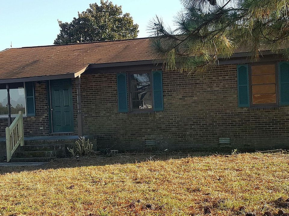 2nd image of 810 Deberrys Mill Rd