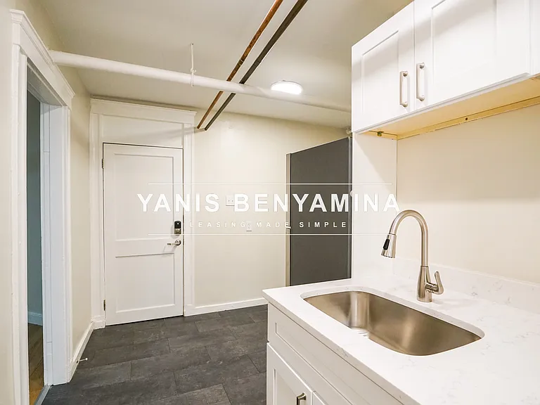 11-13 Gray St — Photo 4