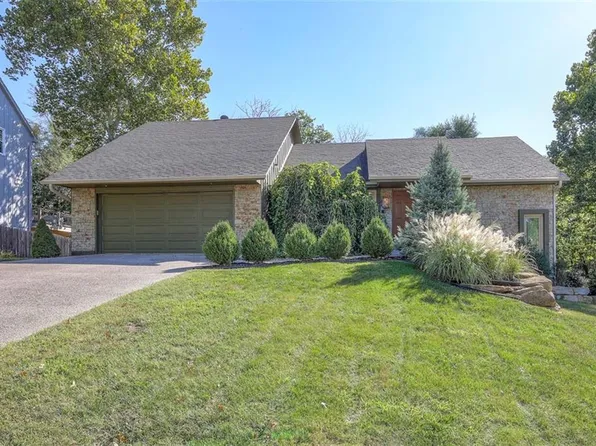 7549 Westgate St, Lenexa, KS 66216