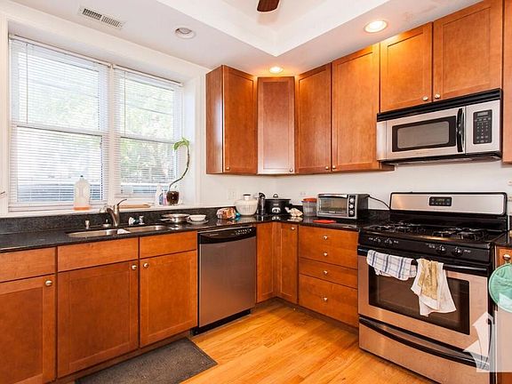 5th image of 6910 N Lakewood Ave #1W555