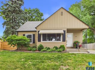 1012 S Willow Ave, Sioux Falls, SD 57105