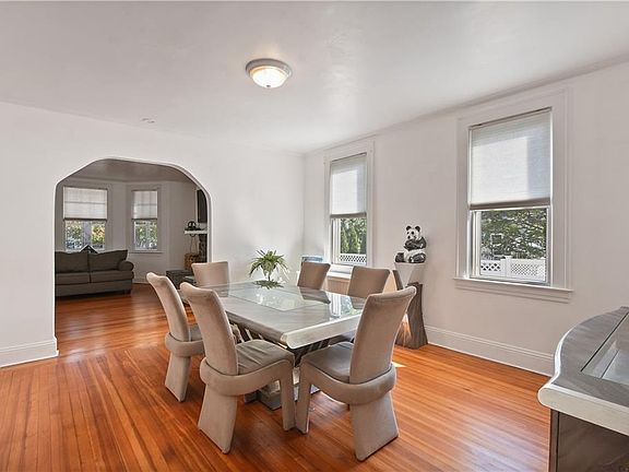 5th image of 137 Clunie Ave