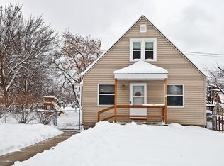 3573 S 34th St, Greenfield, WI 53221