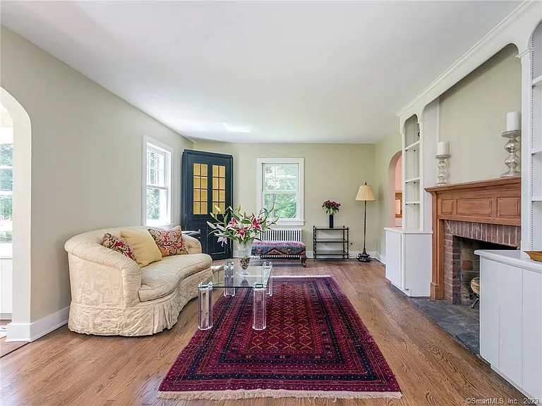 33 Washington Ave — Photo 4