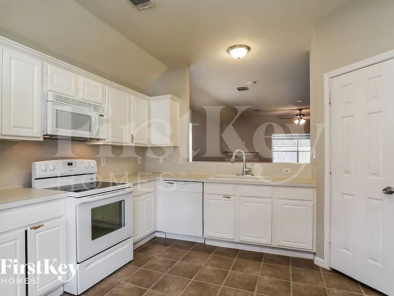 5231 Flax Bourton St — Photo 6